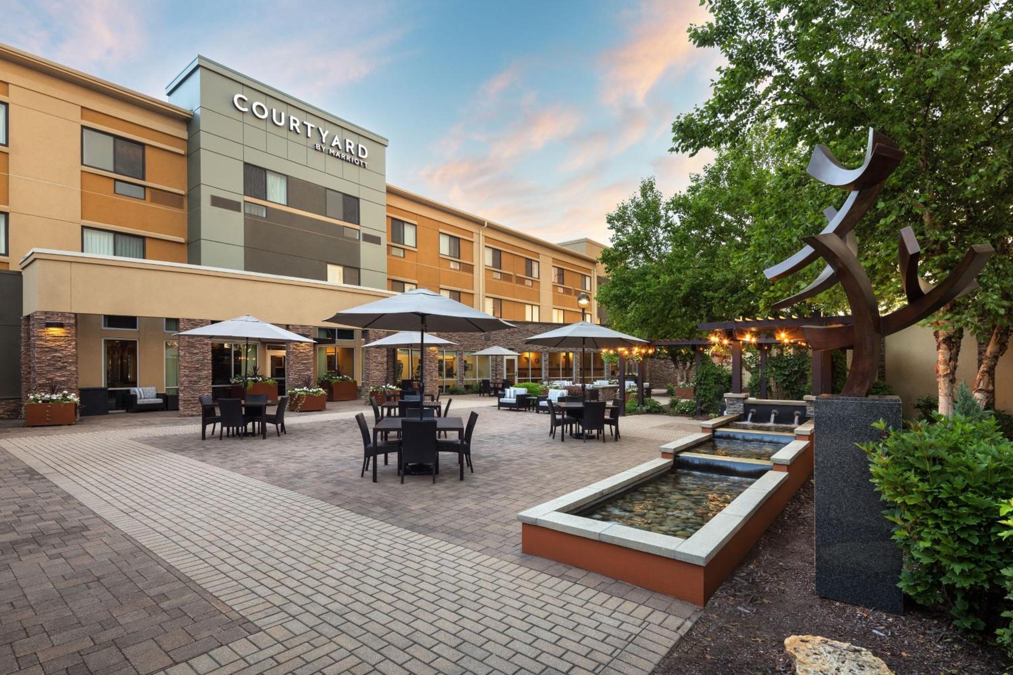 Courtyard Mankato Hotel & Event Center Eksteriør billede
